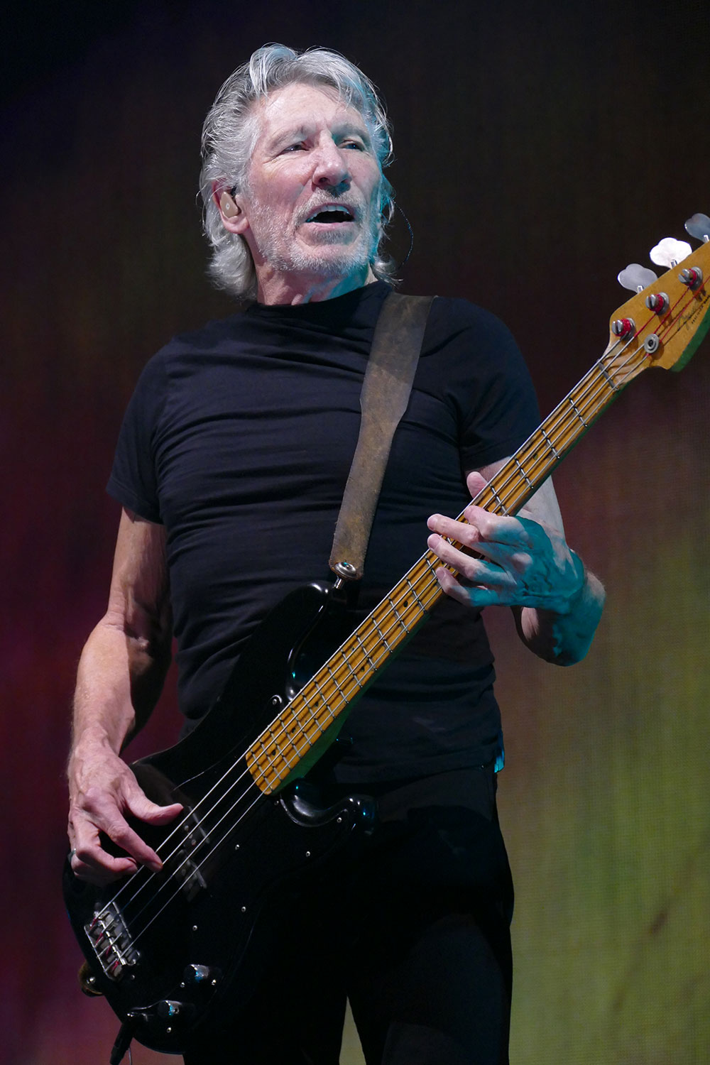 Roger Waters - YouTube